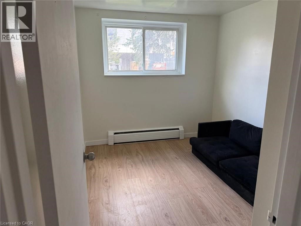 9 - 449 HAZEL STREET Image 10