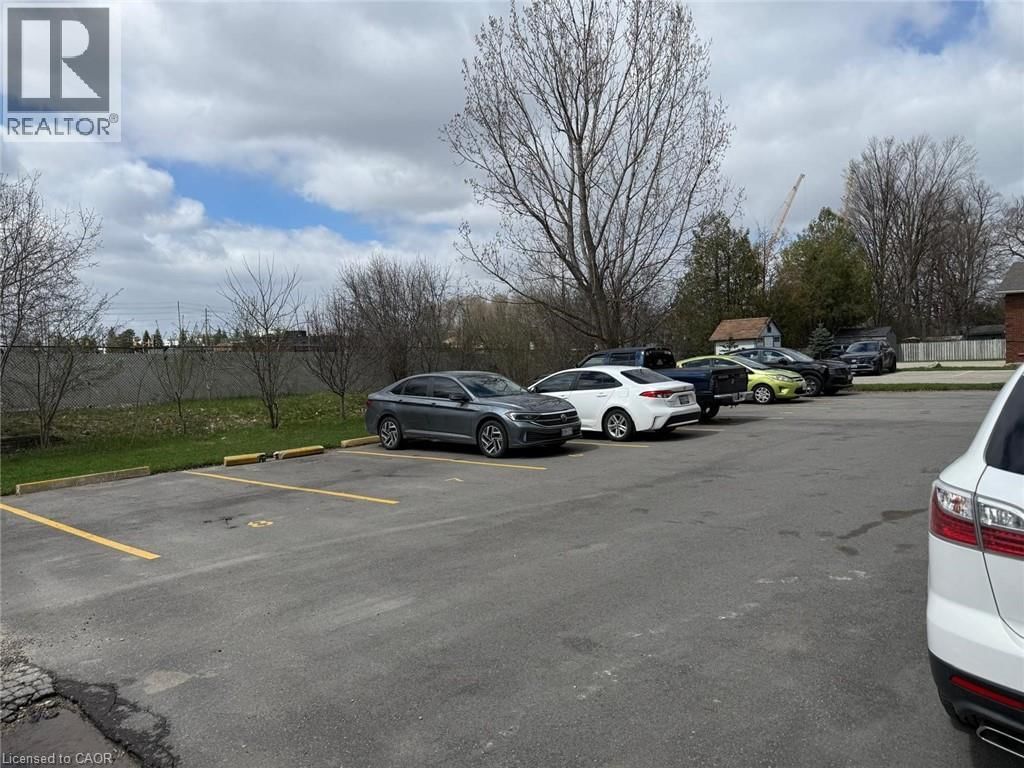 9 - 449 HAZEL STREET Image 2