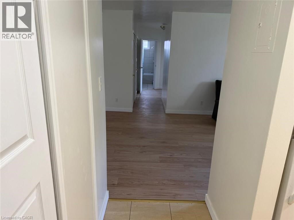 9 - 449 HAZEL STREET Image 3