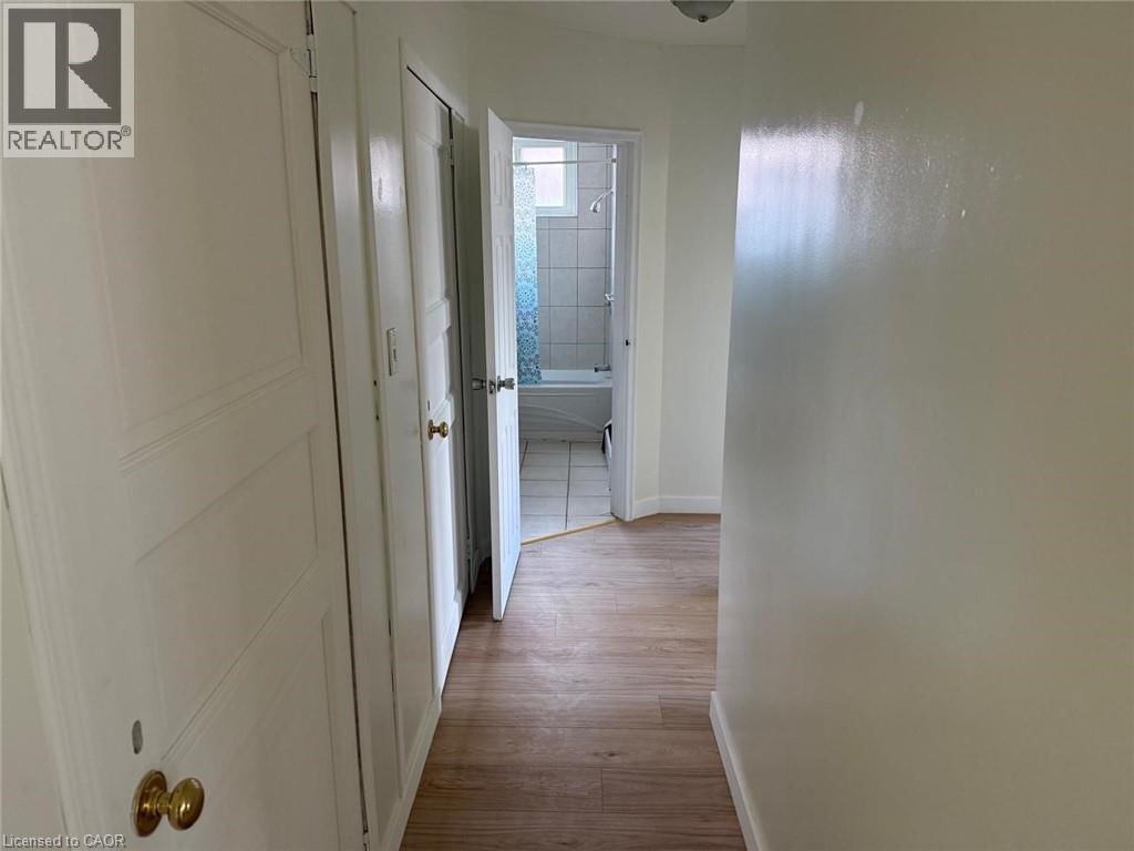 9 - 449 HAZEL STREET Image 4