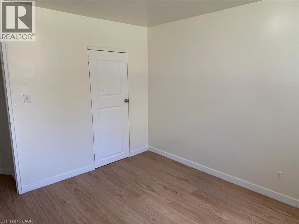 9 - 449 HAZEL STREET Image 8