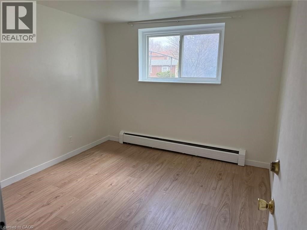 9 - 449 HAZEL STREET Image 9