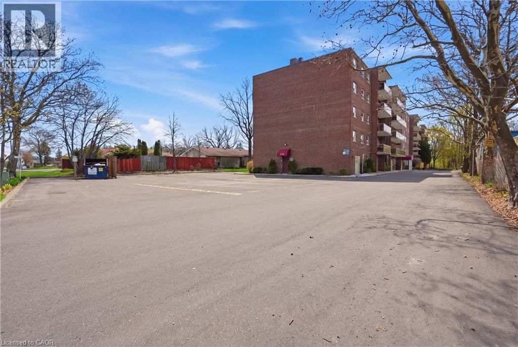 512 - 793 COLBORNE STREET EAST Image 28