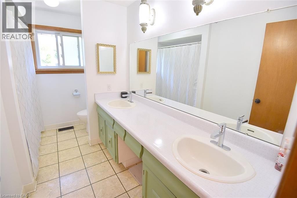 372 FENNELL AVENUE WEST Image 10
