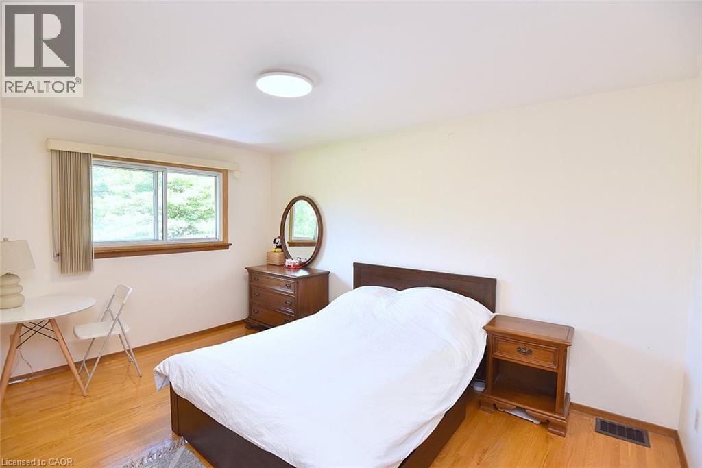 372 FENNELL AVENUE WEST Image 11