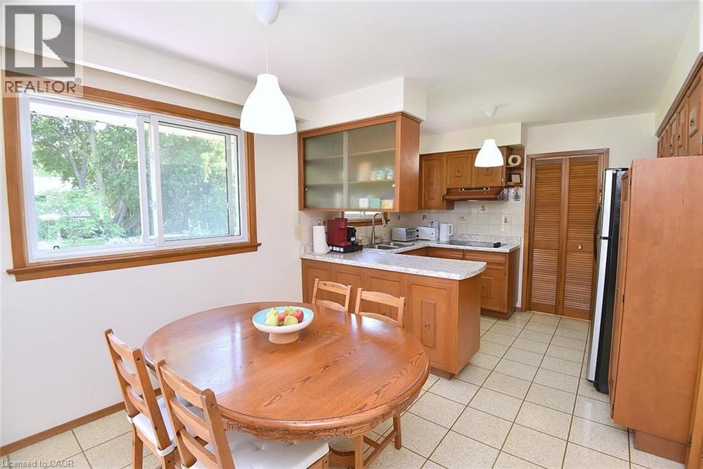 372 FENNELL AVENUE WEST Image 22