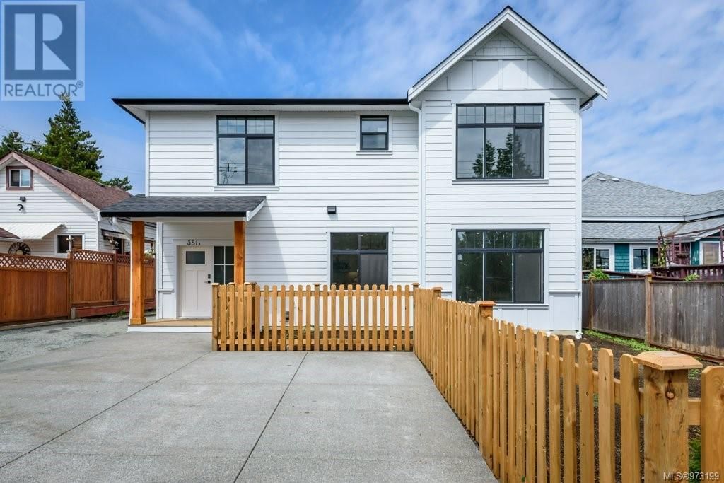 381 13th Street, Courtenay, British Columbia V9N 1T5