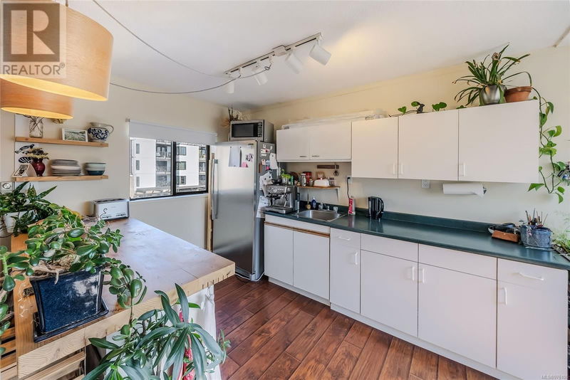 Image #1 of Restaurant for Sale at 125&129 Second Ave W, Qualicum Beach, British Columbia