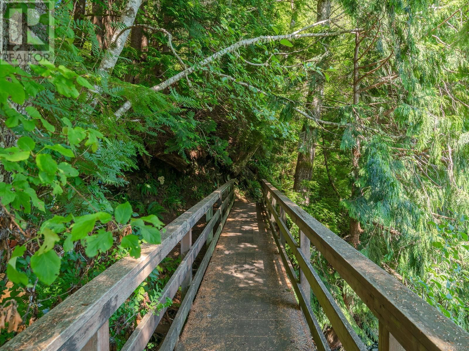 7 167 Bamfield Boardwalk Image 25