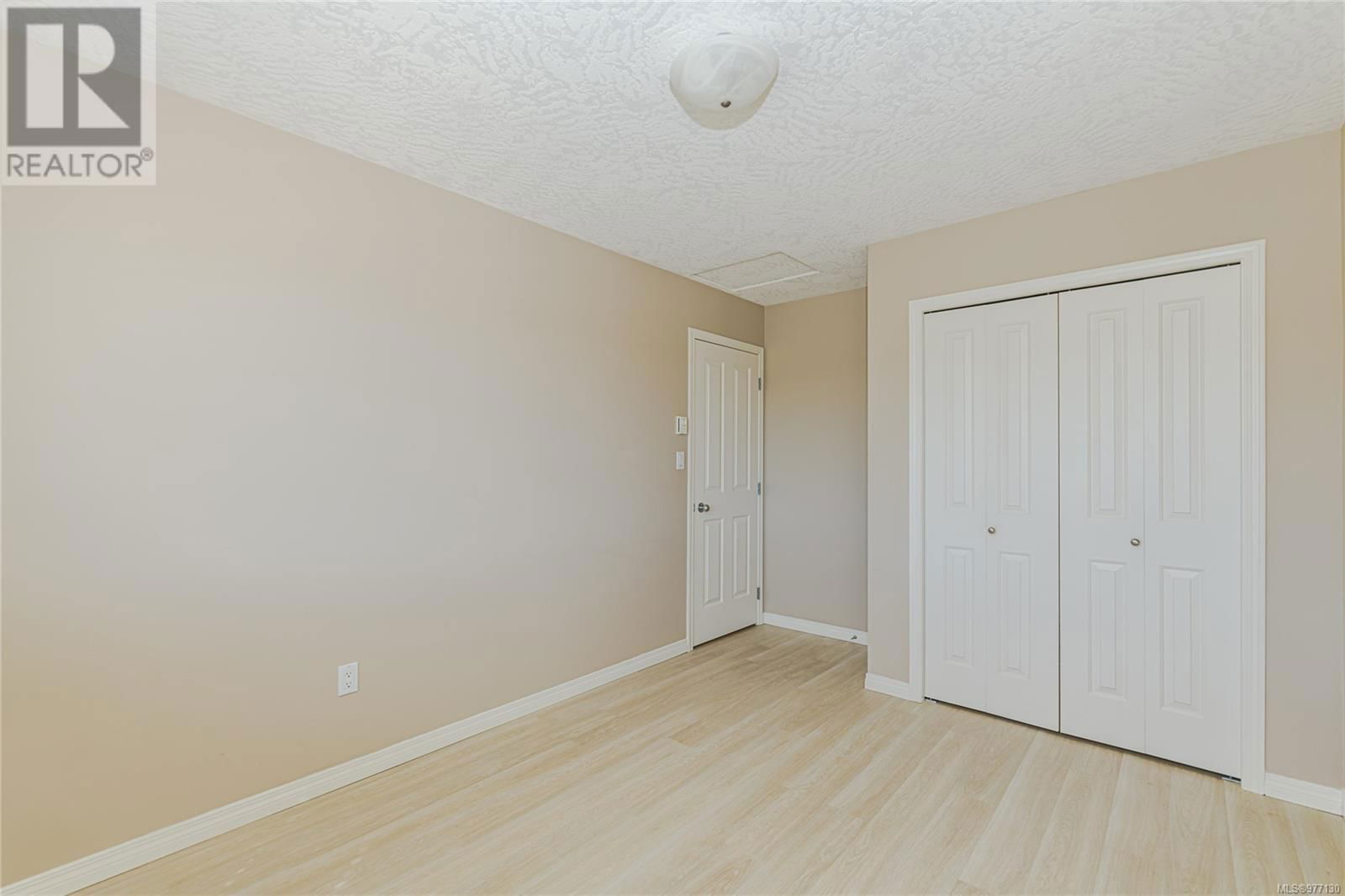 4025 Blackberry Lane Image 31