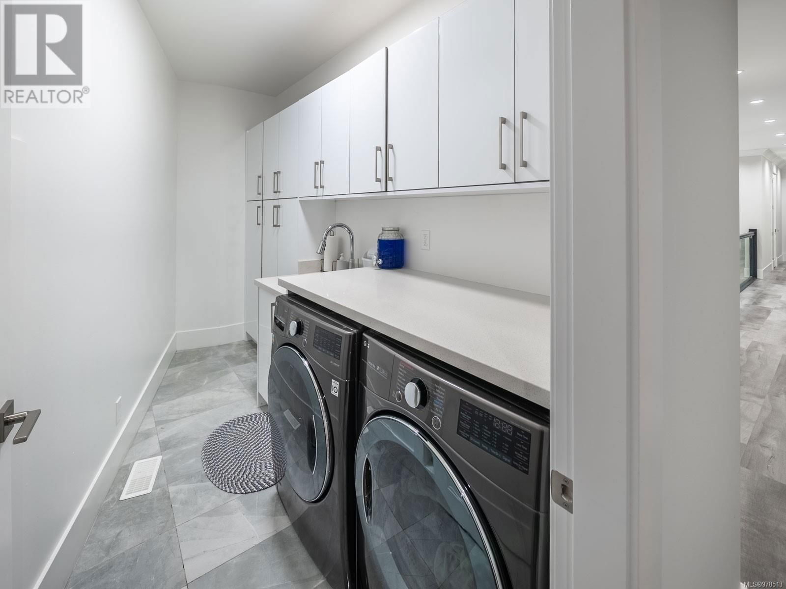 6118 COTTAM ROAD Image 32