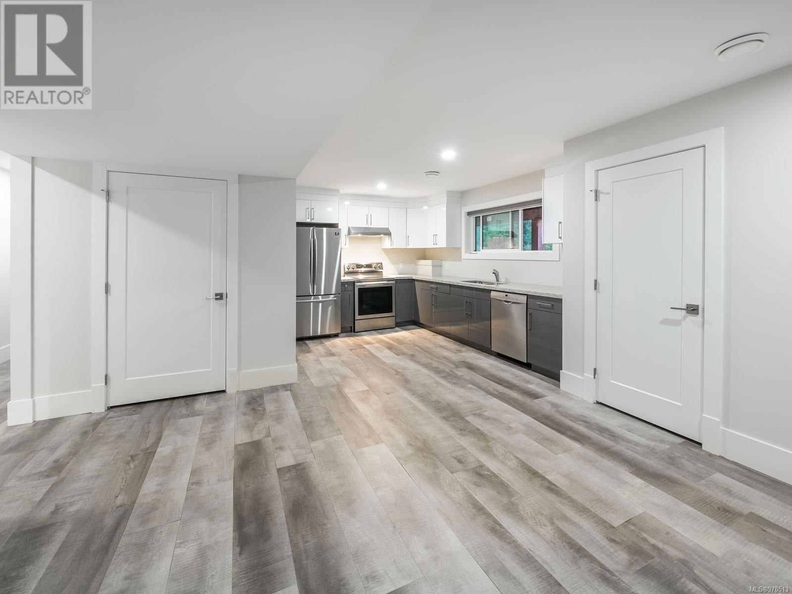 6118 COTTAM ROAD Image 35