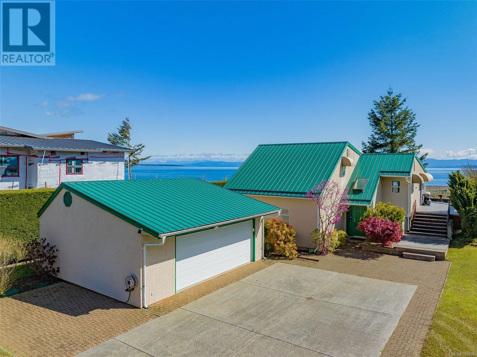 6435 ISLAND HIGHWAY Image 28