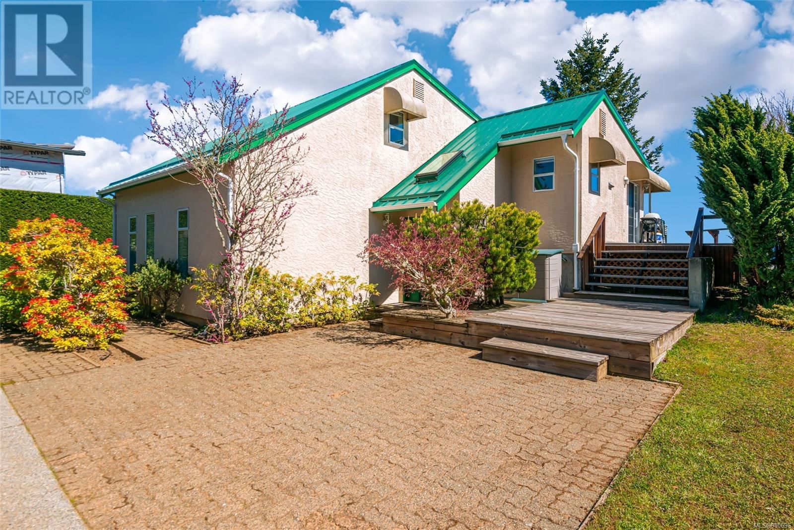 6435 ISLAND HIGHWAY Image 29