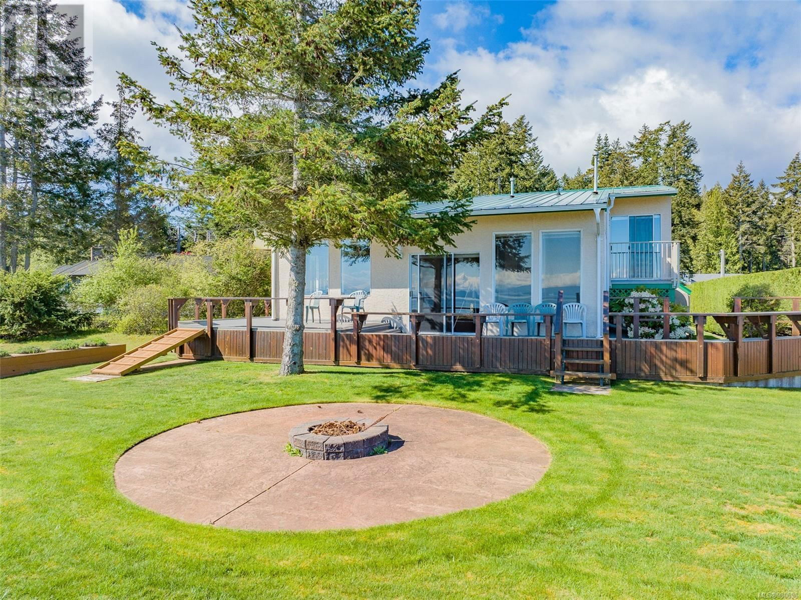 6435 ISLAND HIGHWAY Image 32