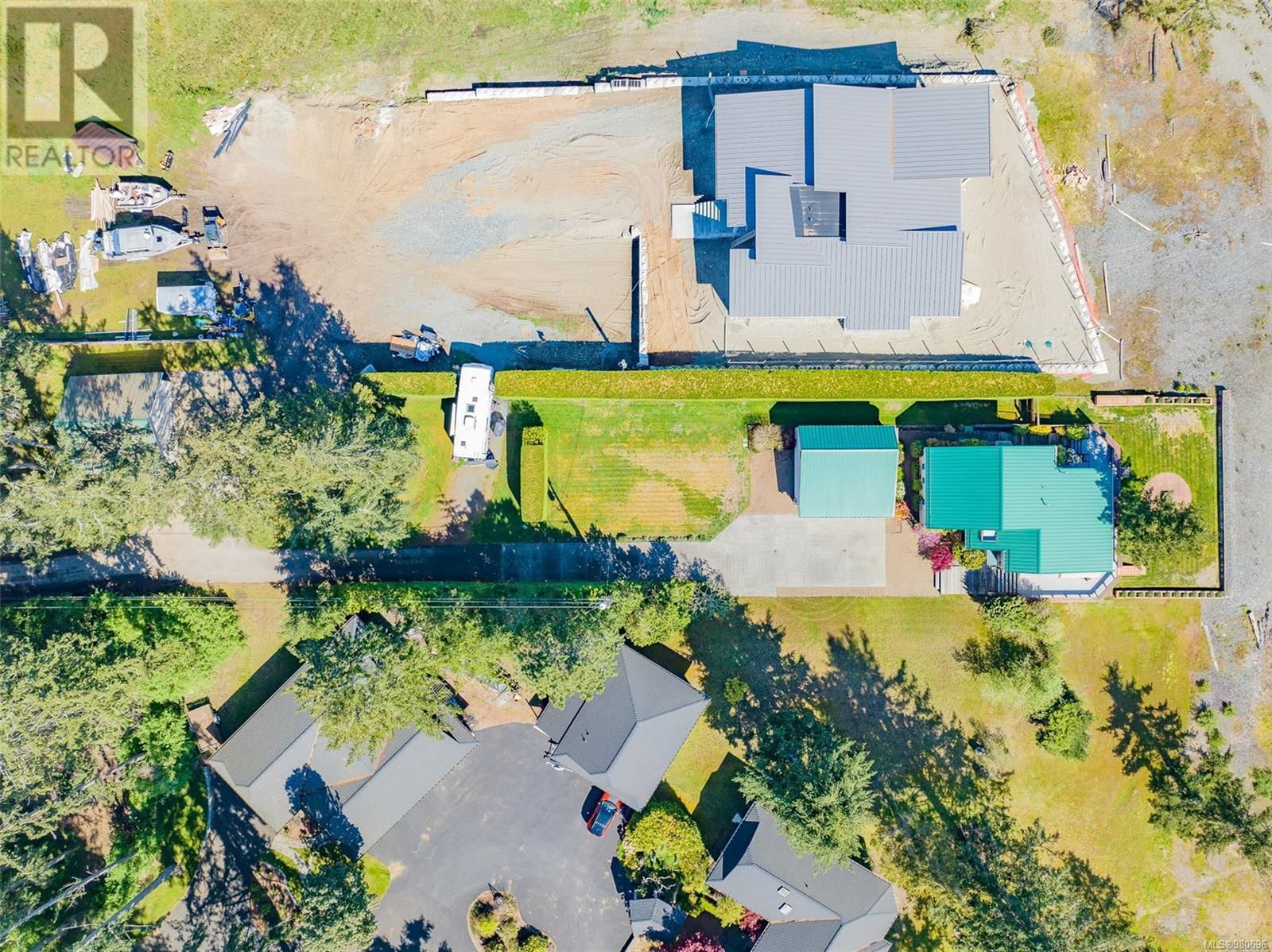 6435 ISLAND HIGHWAY Image 40