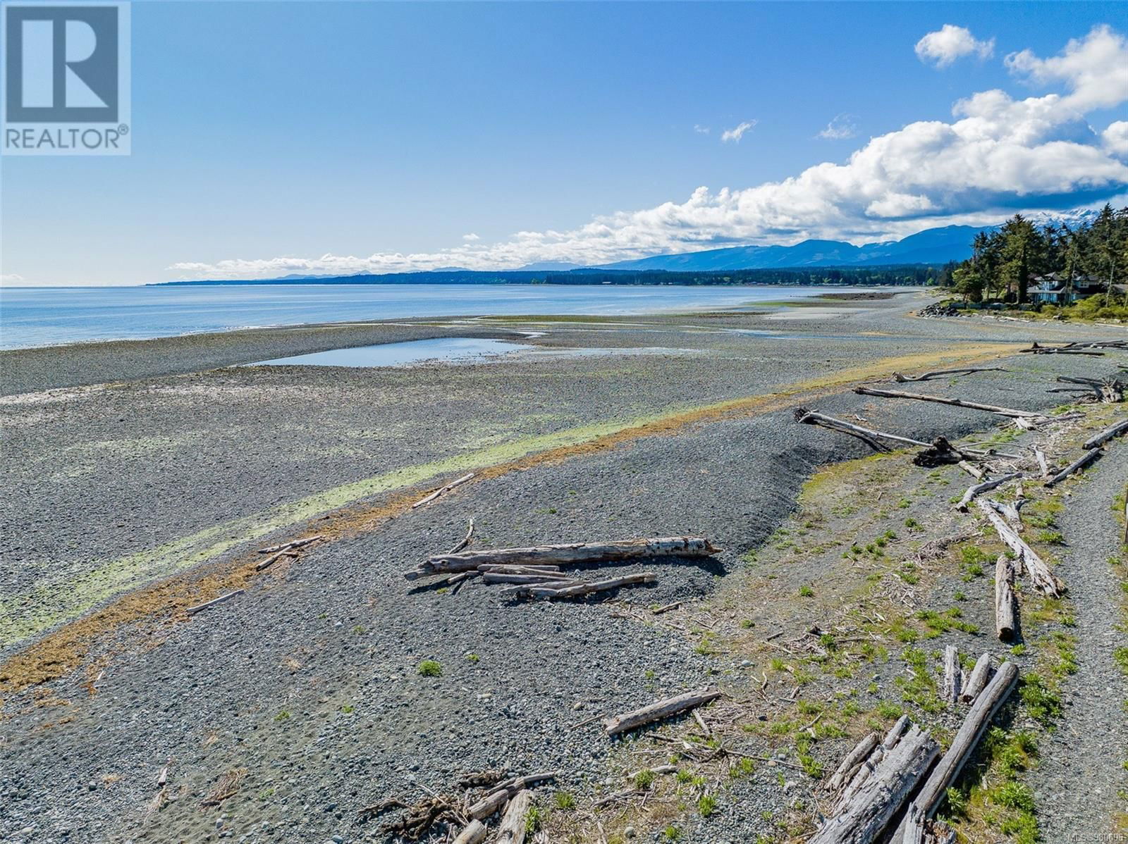 6435 ISLAND HIGHWAY Image 43