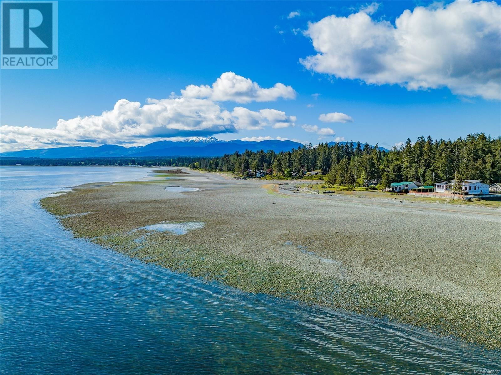 6435 ISLAND HIGHWAY Image 44
