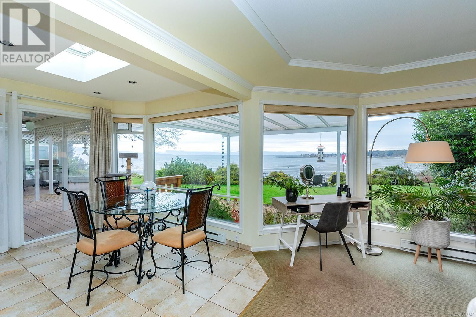 391 BAY AVENUE Image 18