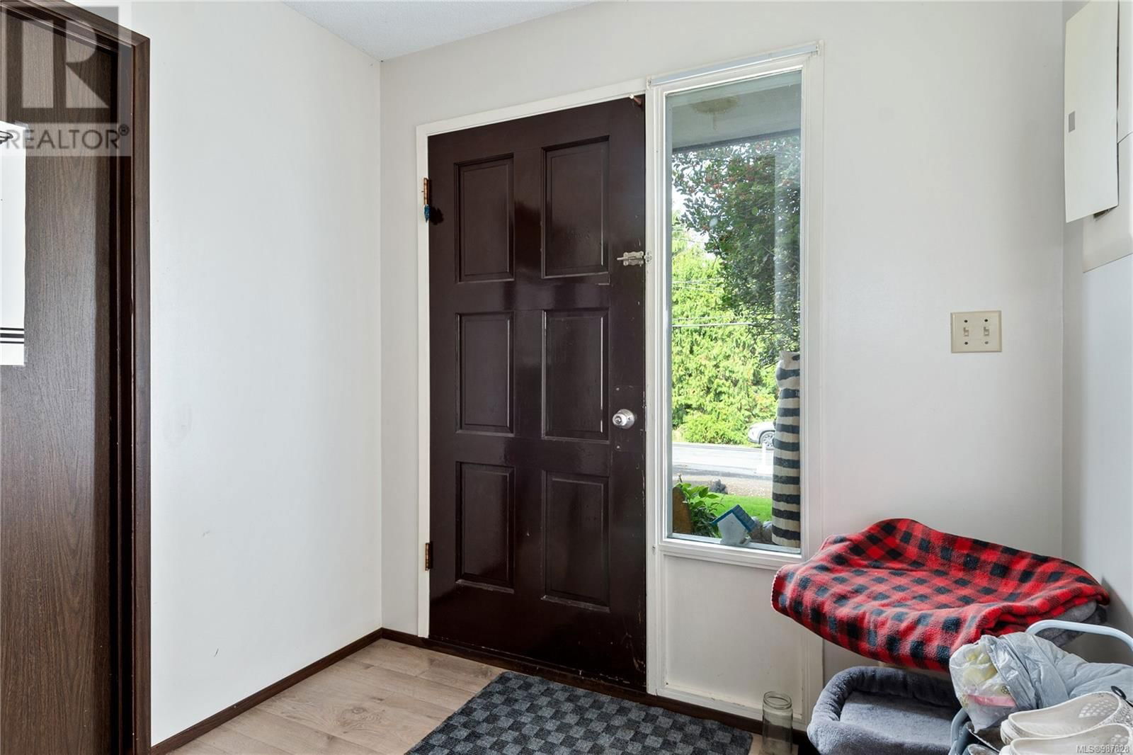 1869 CHEVIOT ROAD Image 32