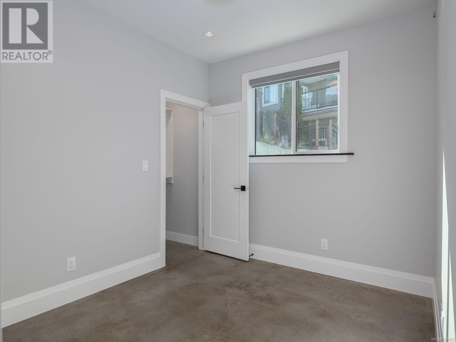 Listing Image 59