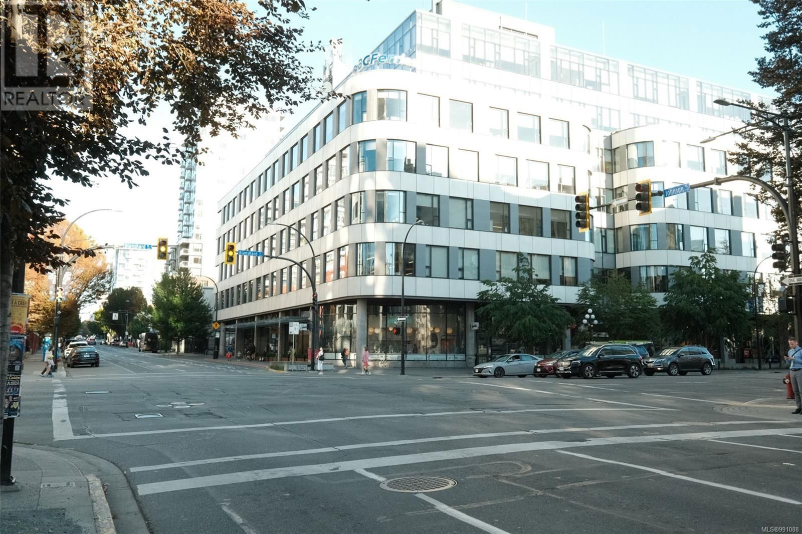 311 - 760 JOHNSON STREET Image 30