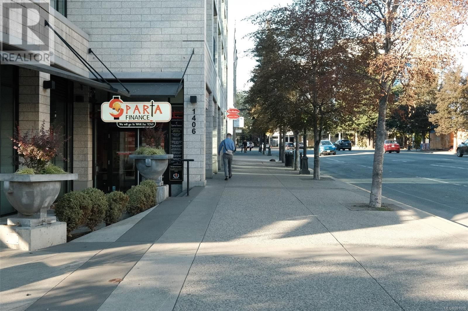311 - 760 JOHNSON STREET Image 31