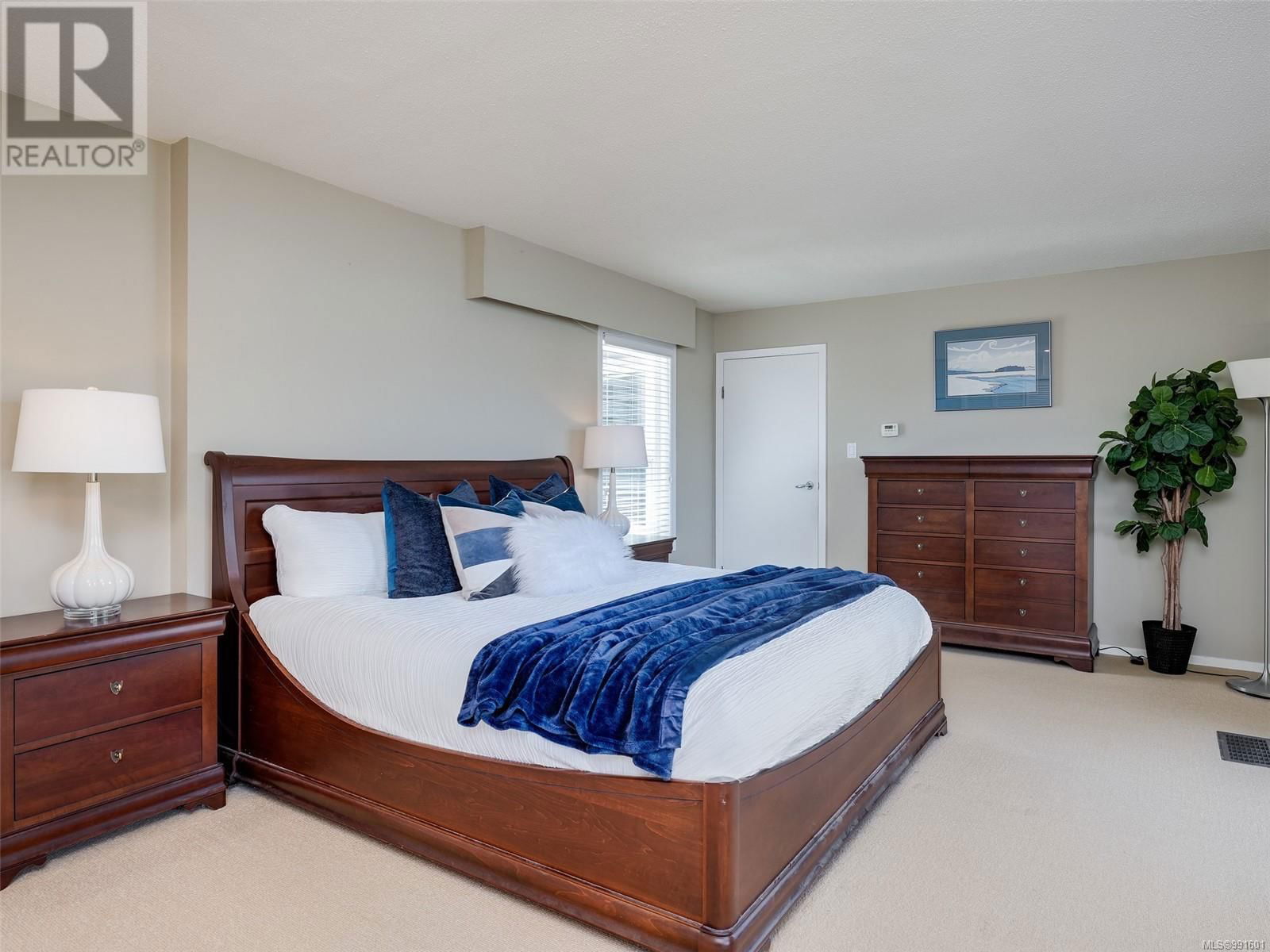 10680 BLUE HERON ROAD Image 29