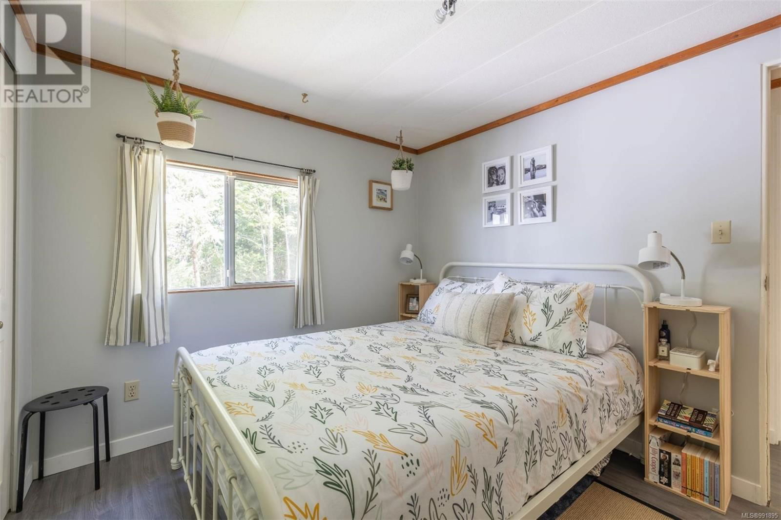 274 QUEBEC DRIVE Image 13