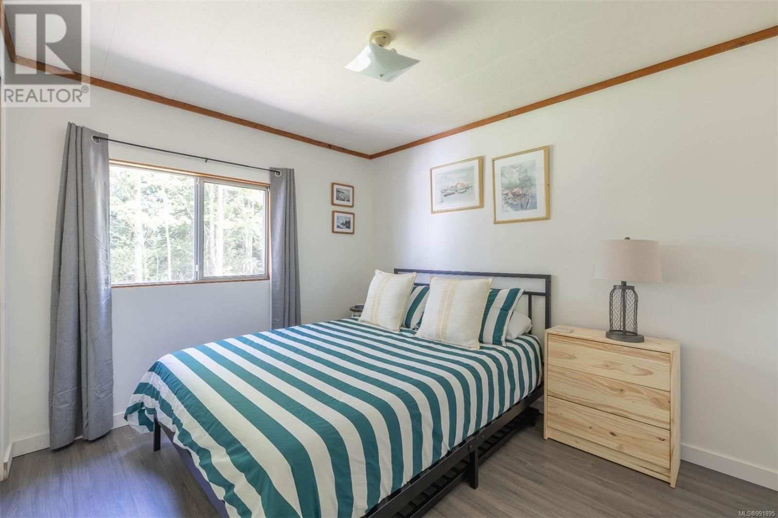 274 QUEBEC DRIVE Image 14