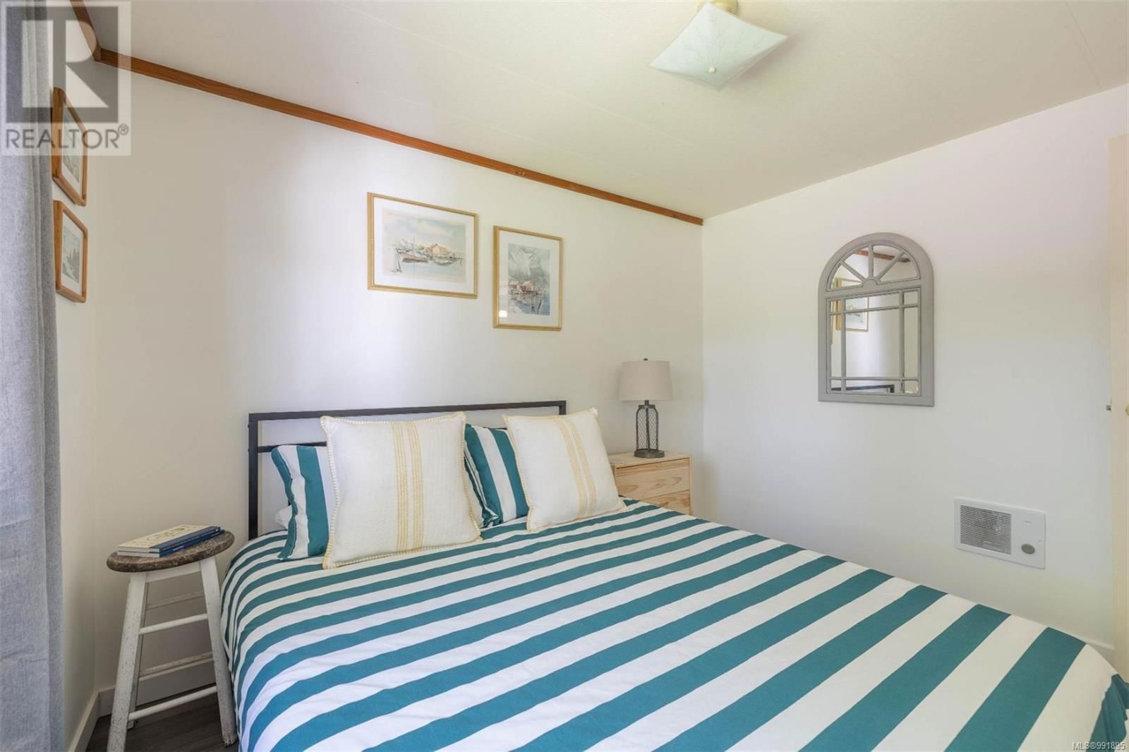 274 QUEBEC DRIVE Image 15