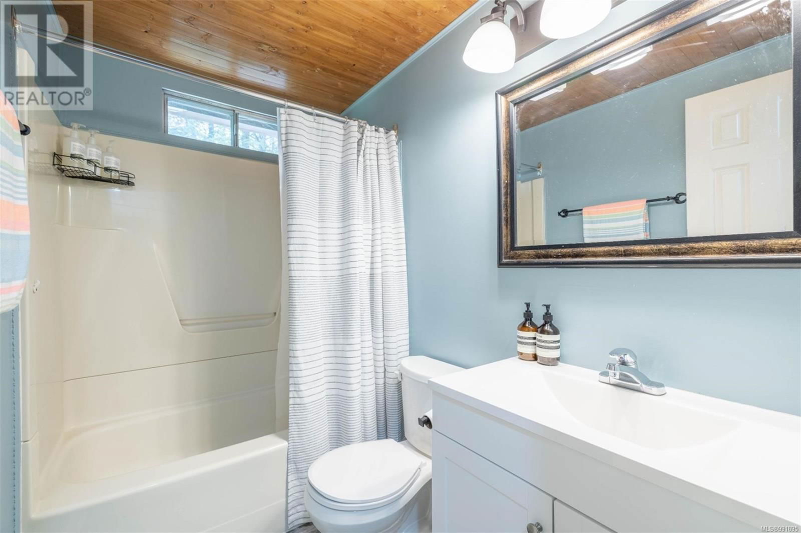 274 QUEBEC DRIVE Image 17