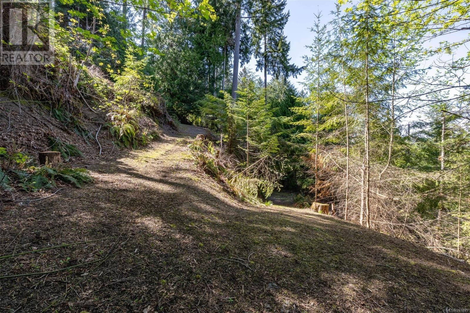 274 QUEBEC DRIVE Image 32