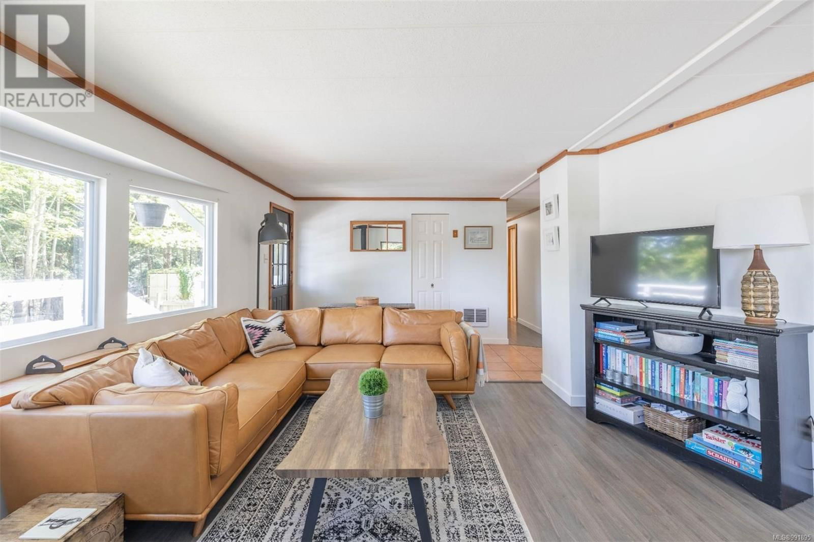 274 QUEBEC DRIVE Image 6