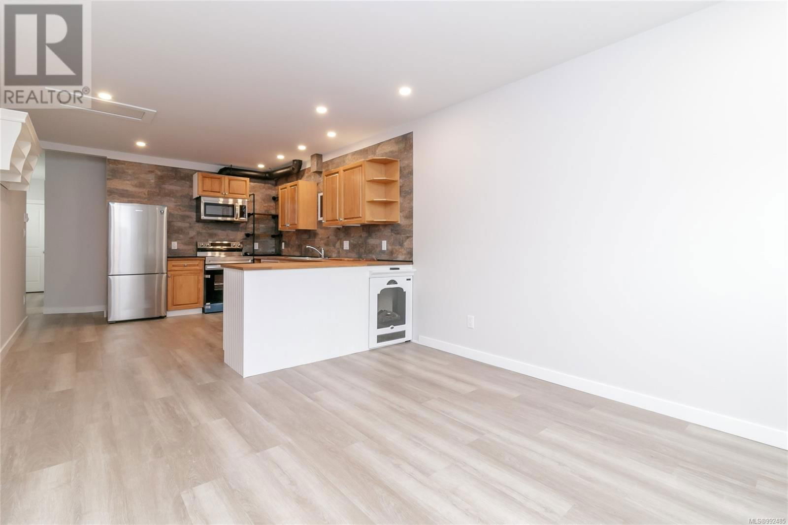 AMELIA AVENUE Image 31