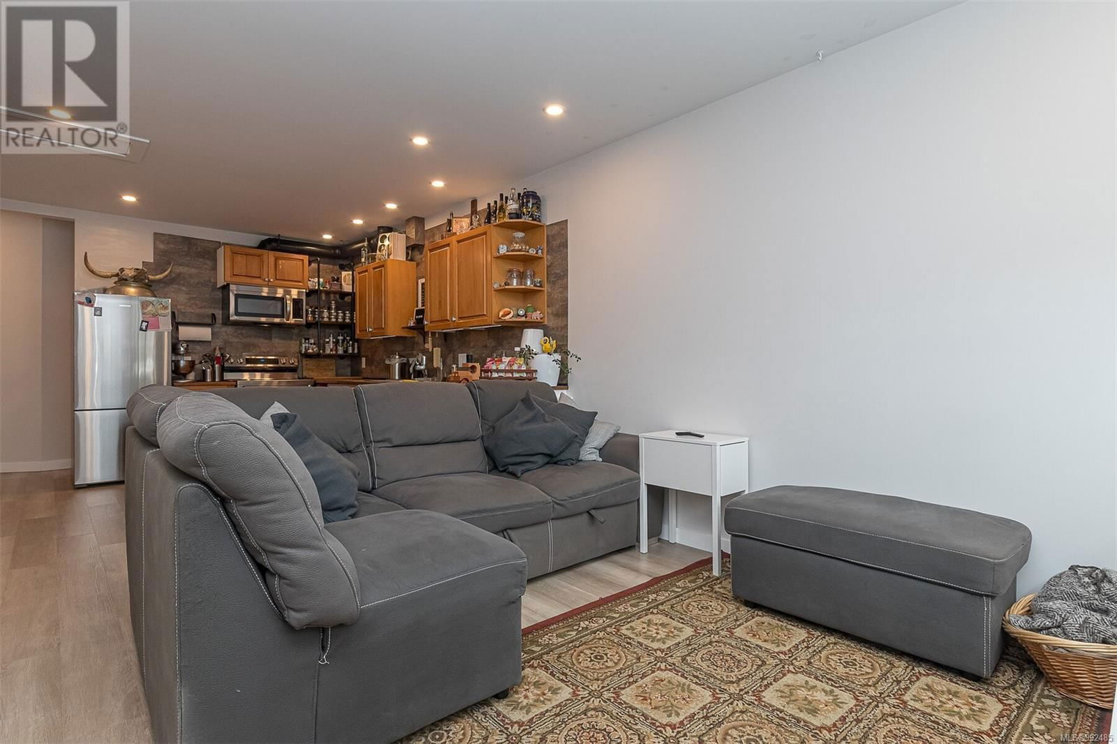 AMELIA AVENUE Image 32