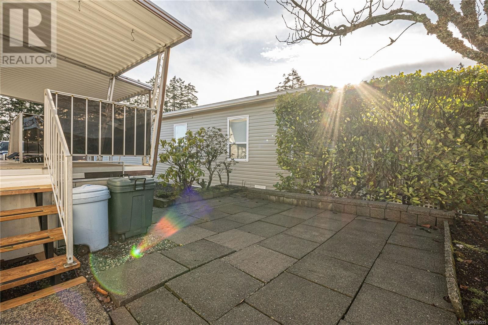 76 - 6325 METRAL DRIVE Image 2