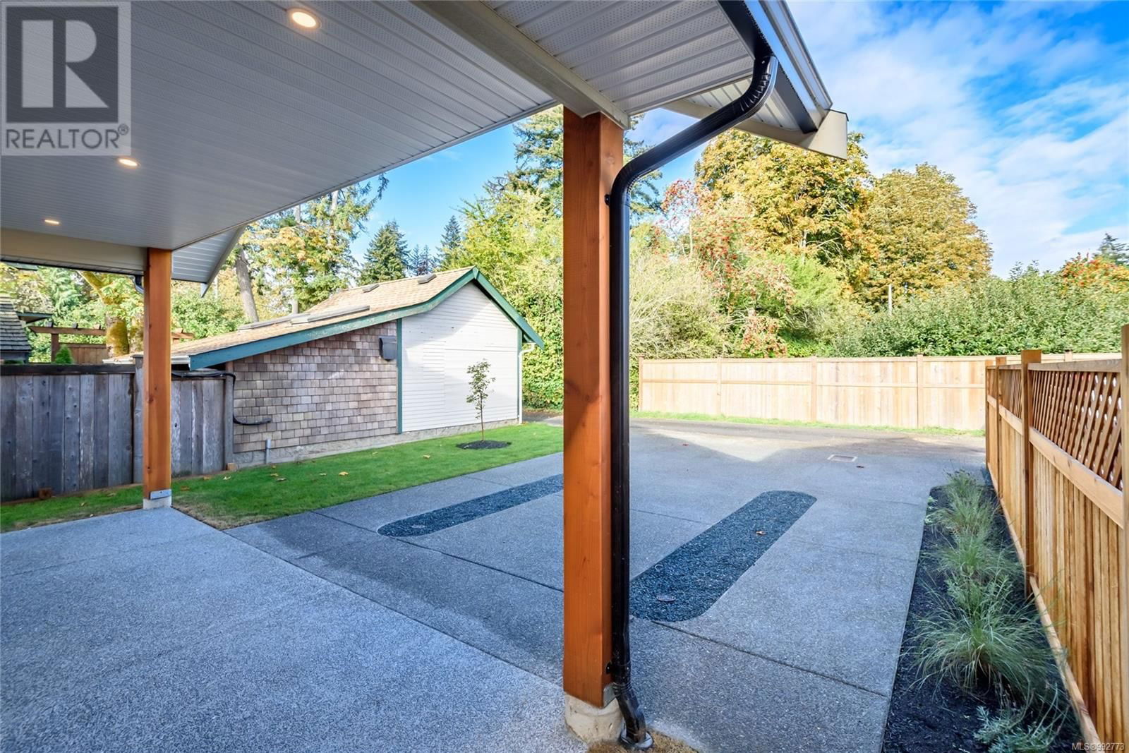 649 5TH STREET Image 16