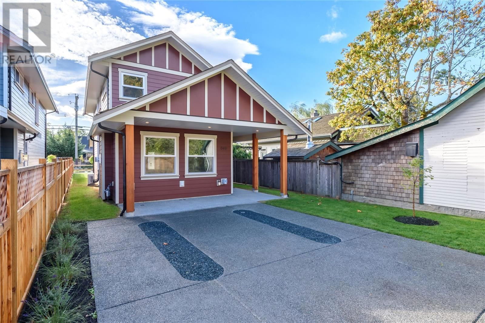 649 5TH STREET Image 17