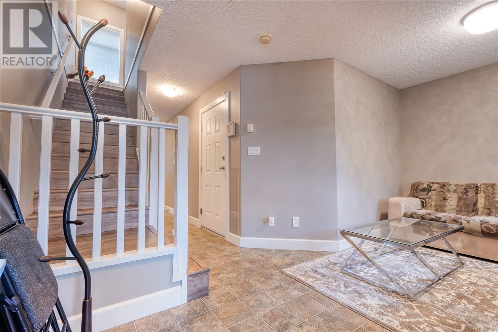 138 - 710 MASSIE DRIVE Image 12