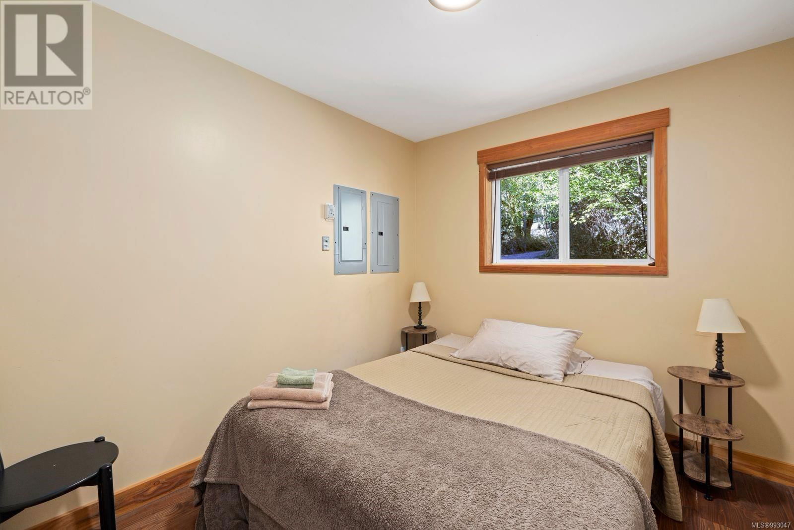11464 YOUBOU ROAD Image 32