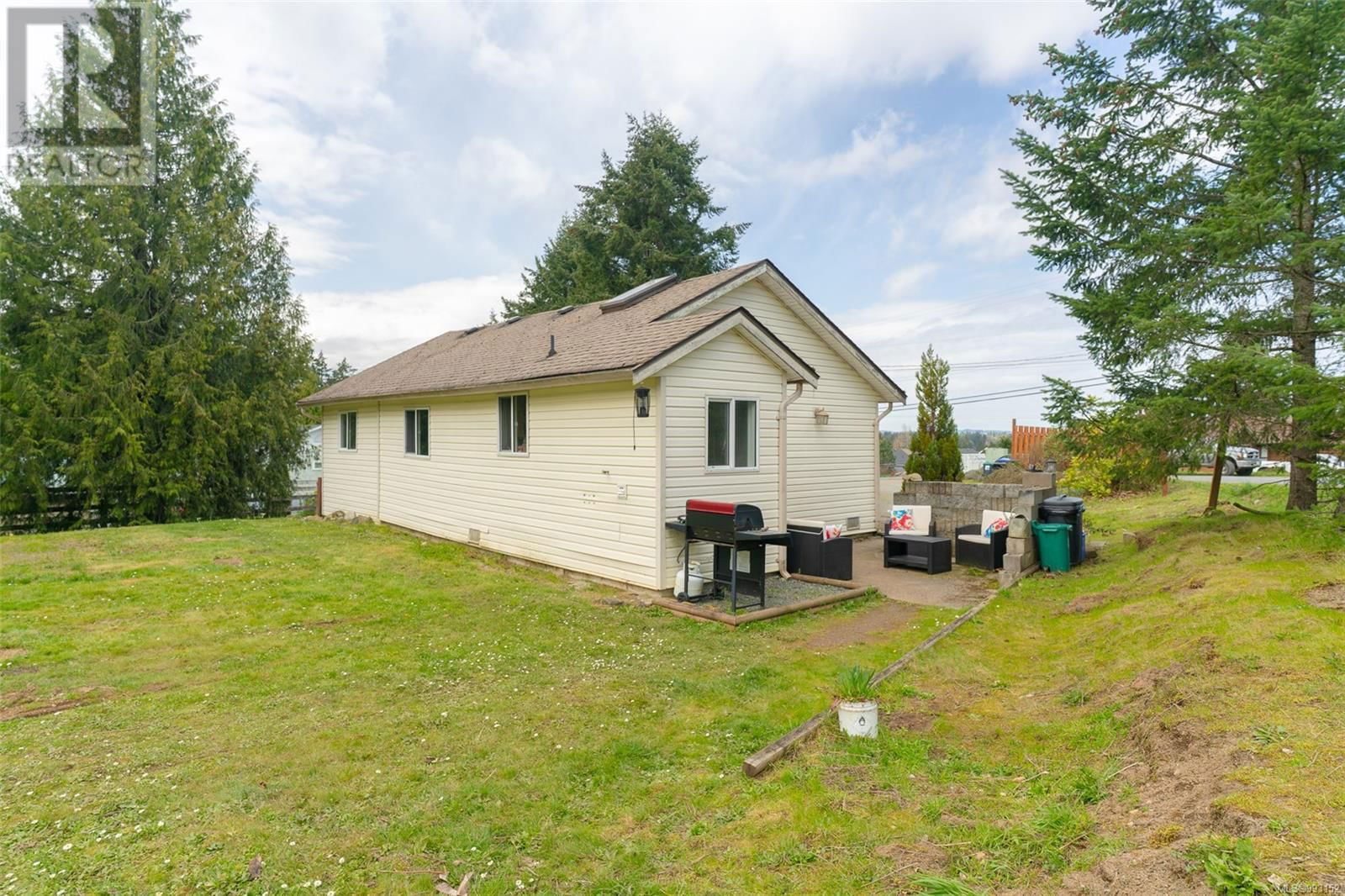 2163 HEMER ROAD Image 1
