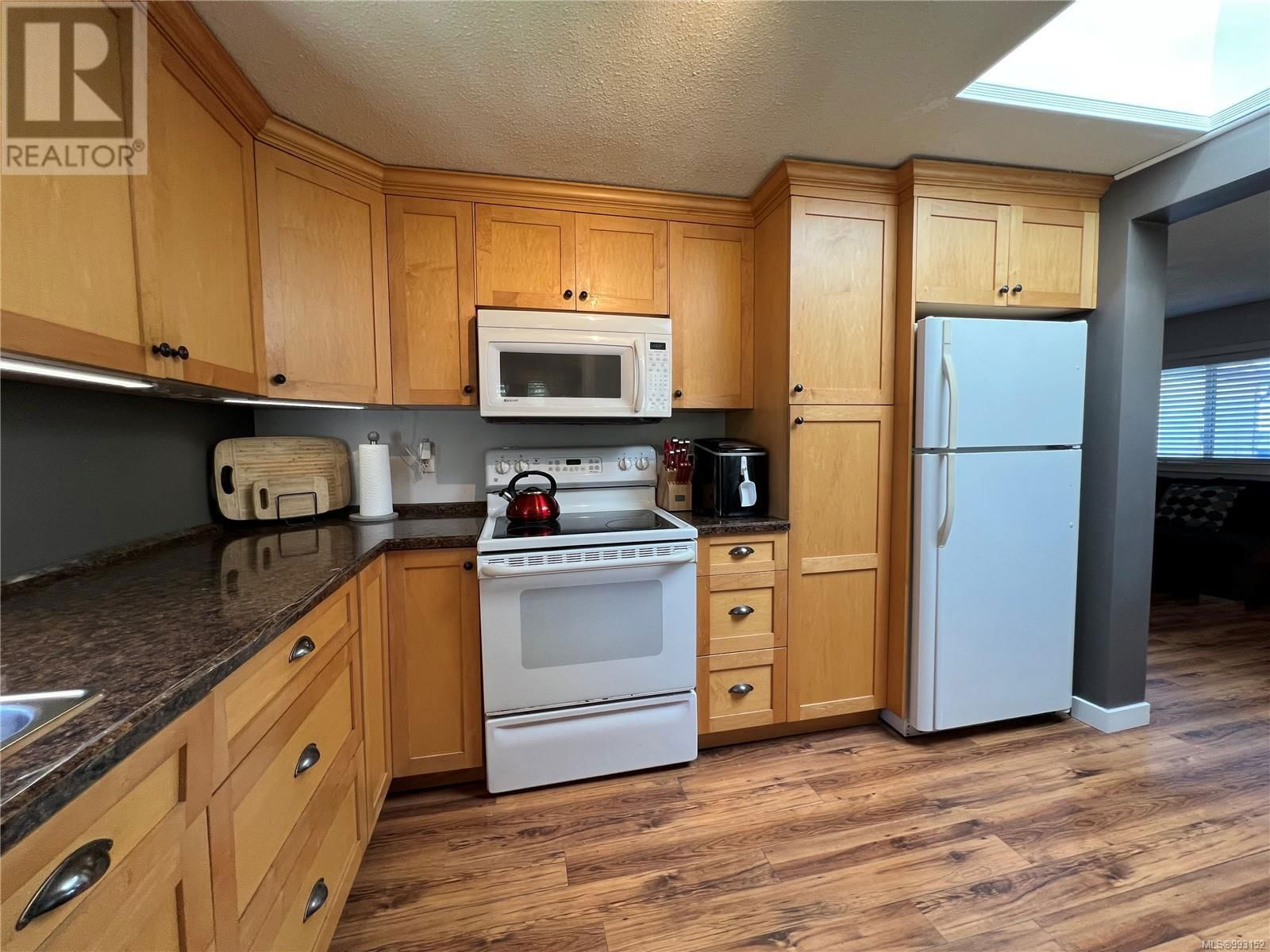 2163 HEMER ROAD Image 10