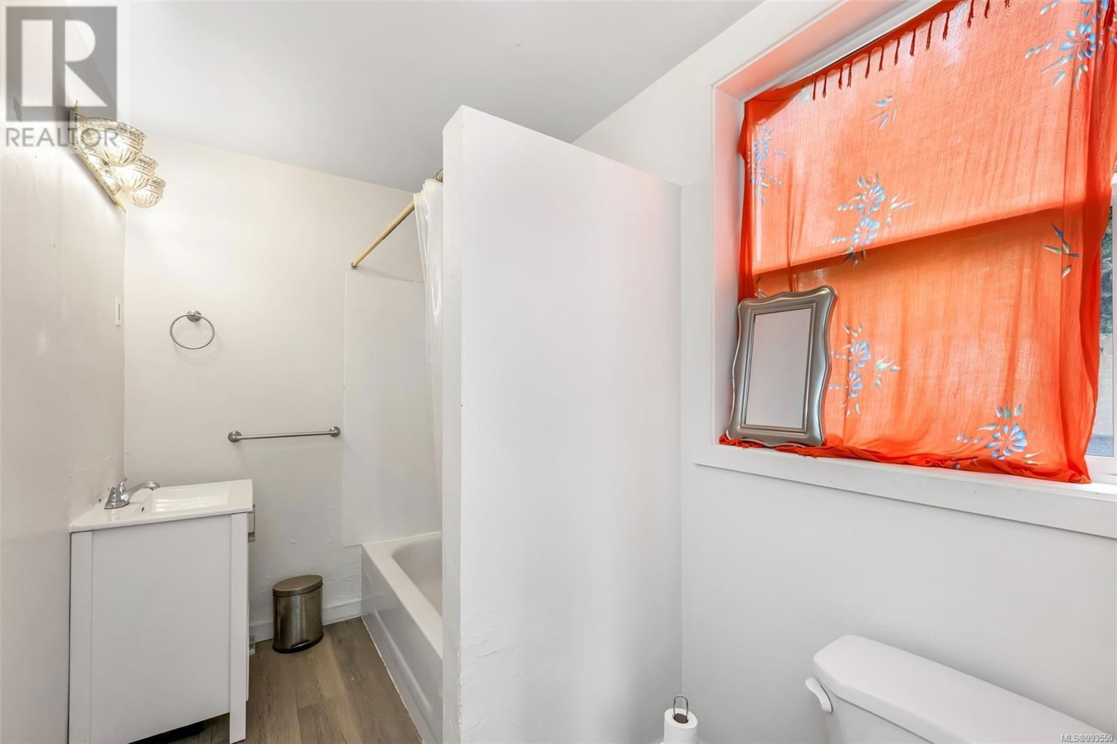 528 CONSTANCE AVENUE Image 16