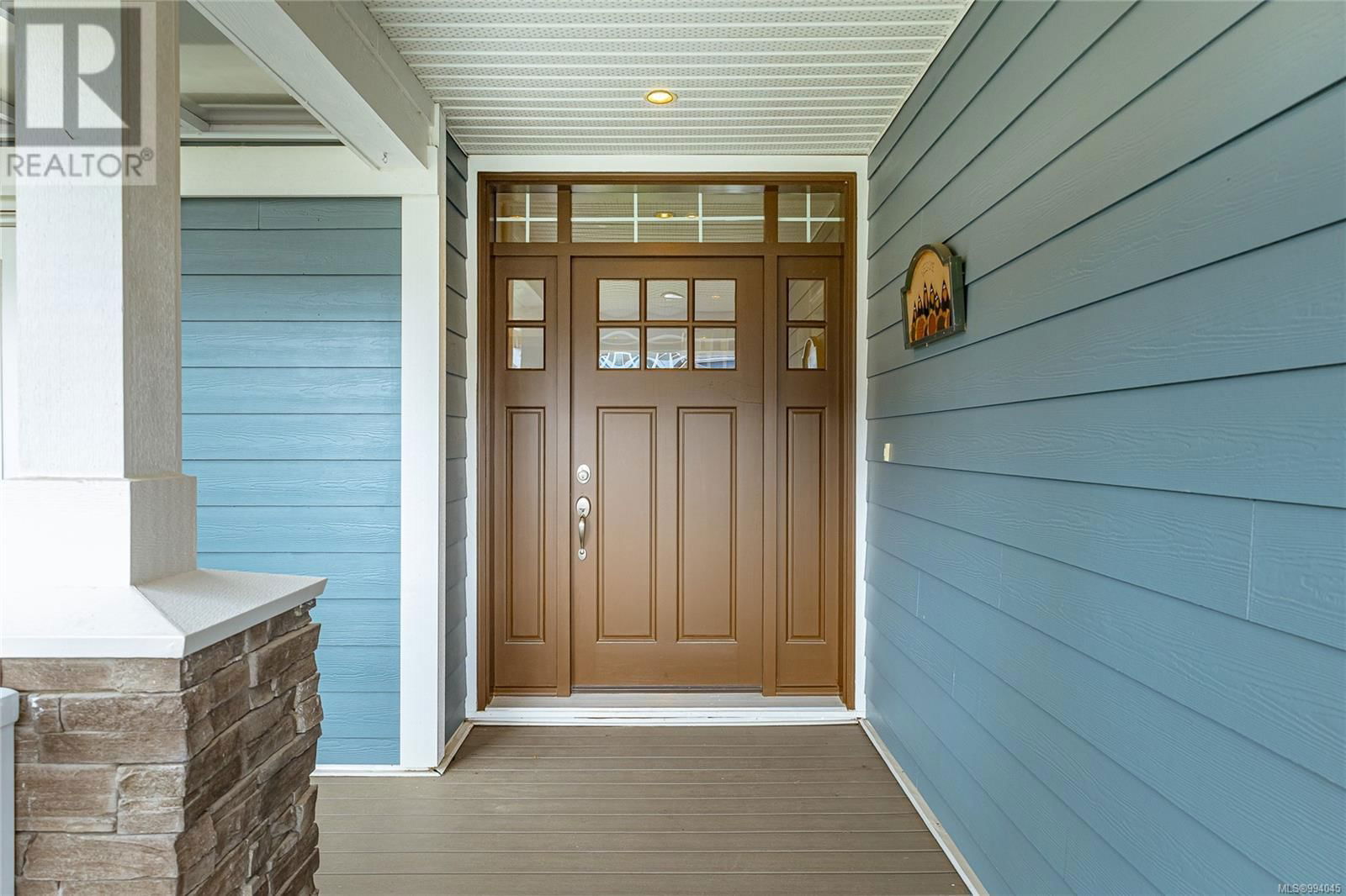 879 TUTOR WAY Image 11