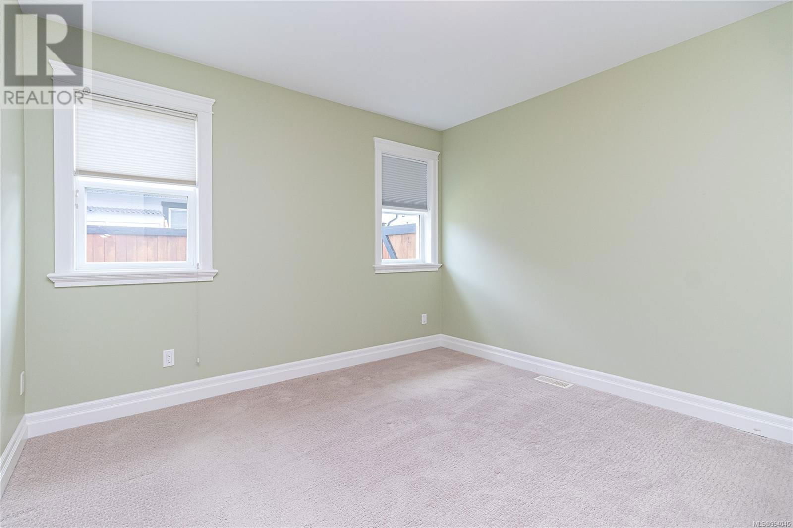 879 TUTOR WAY Image 34