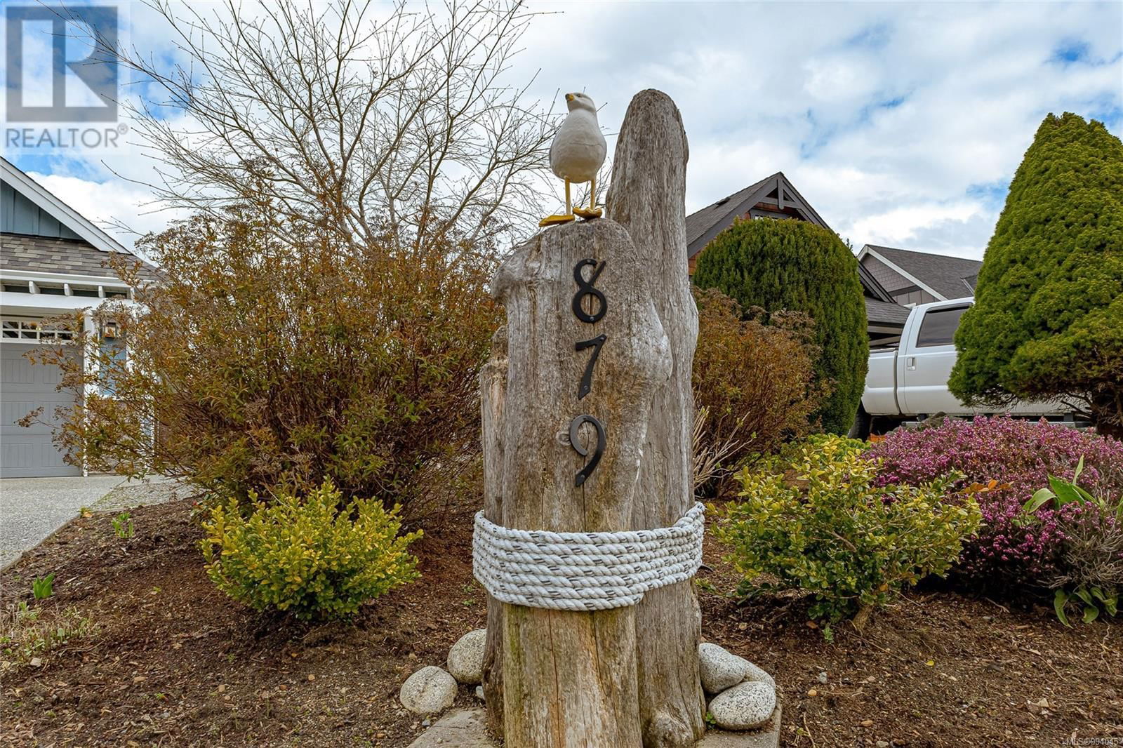 879 TUTOR WAY Image 9