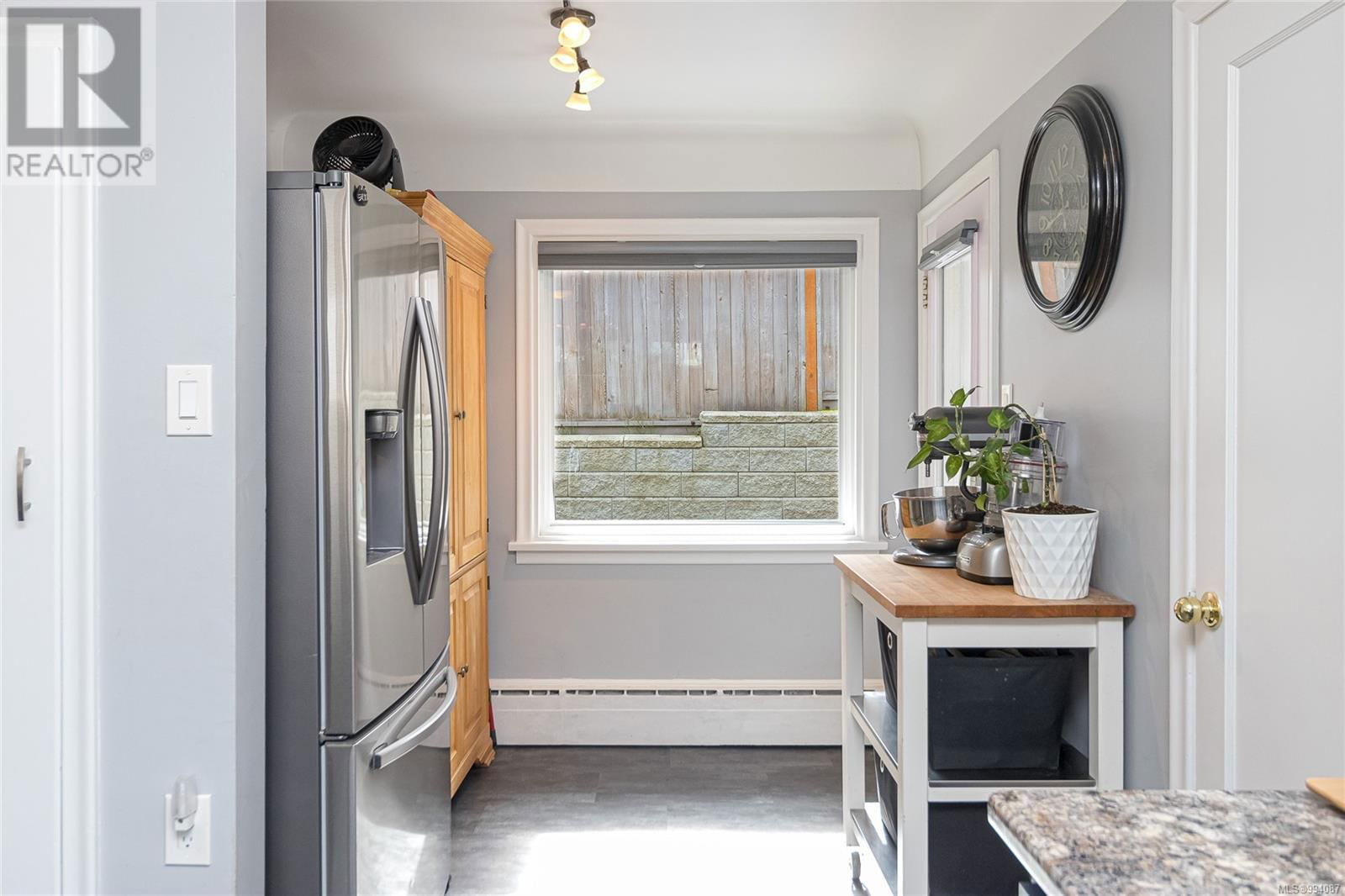 4078 QUADRA STREET Image 16