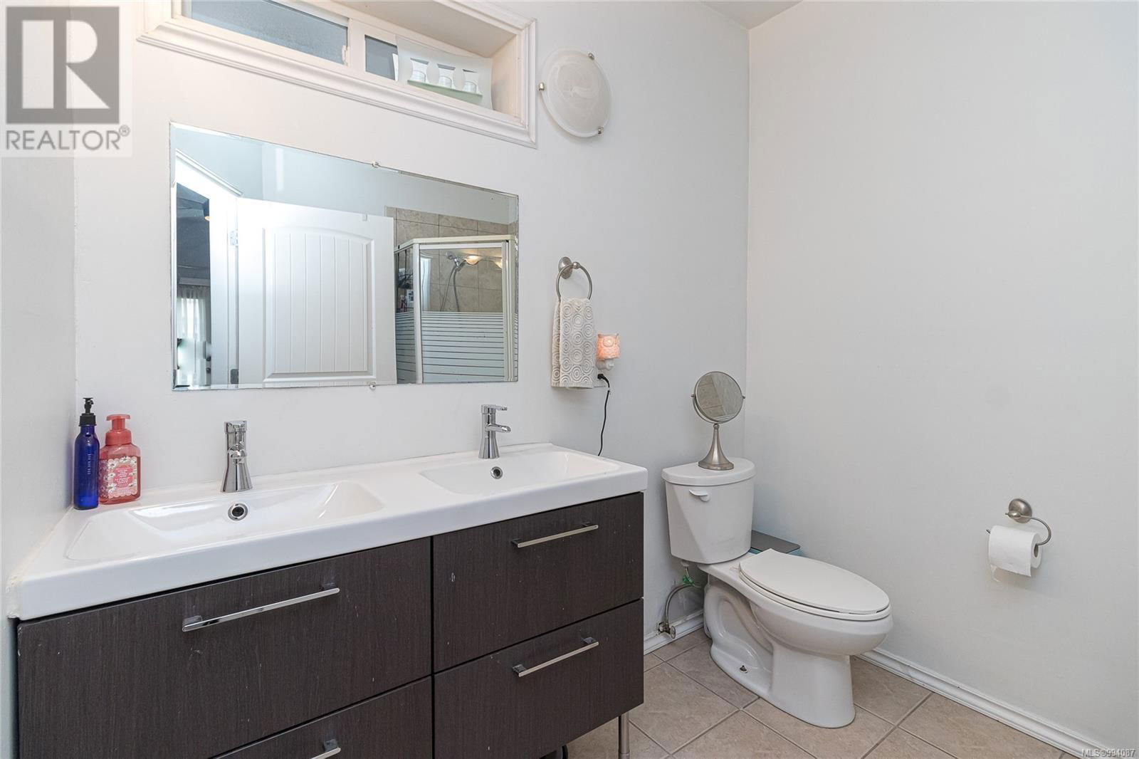 4078 QUADRA STREET Image 18