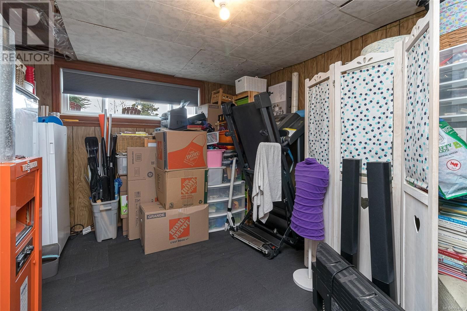 4078 QUADRA STREET Image 28